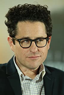 How tall is J.J. Abrams?